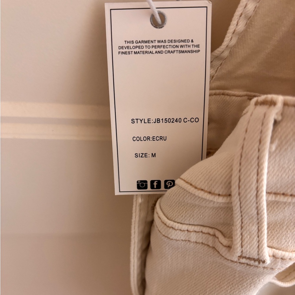 NWT! Judy Blue white denim shorts with distressing. - Picture 3 of 5